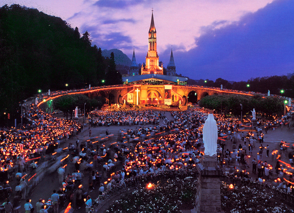 Lourdes at night